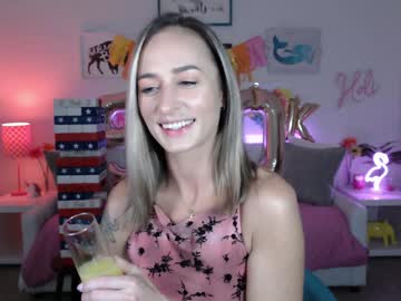 girl
        holihurricane cam image #6643494