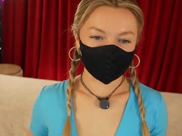girl
        blondehottiek cam image #6493600