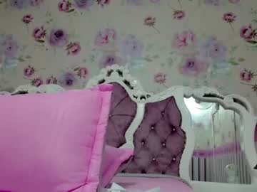 girl
        millieskinny_ cam image #4260441