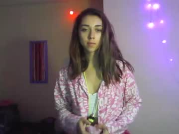 girl
        pink_veil cam image #1857727
