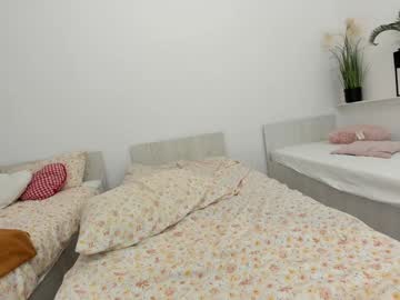 girl
        ehotlovea cam image #7044398