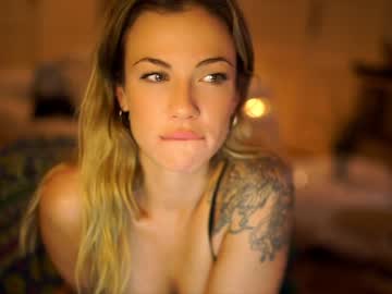 girl
        melodymate cam image #4059603