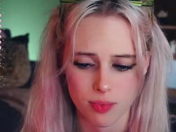 girl
        audreycarvin cam image #4940073