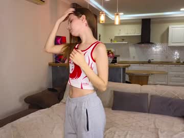 girl
        annisdwight cam image #5300964