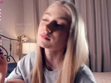 girl
        kateharrise cam image #2056059
