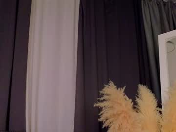 girl
        milablush cam image #3715152