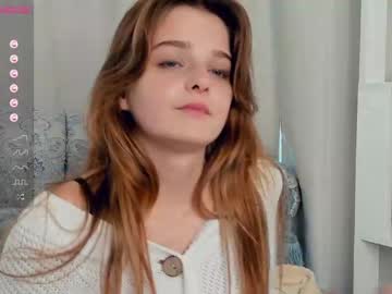 girl
        anna_y0ung cam image #36052