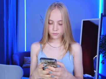 girl
        appr0ved cam image #1654910