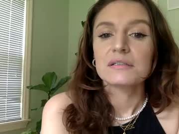 girl
        lusciouslucia222 cam image #4267985