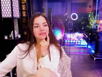 girl
        alma_pearl cam image #1272334
