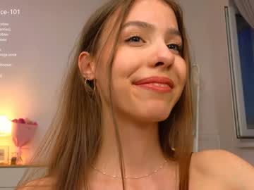 girl
        wanda_robinson cam image #4371917