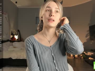 girl
        margarethowell cam image #5889645