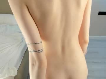 girl
        fae_lyn cam image #6686036