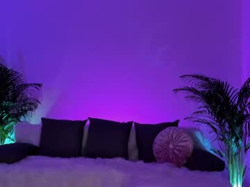 girl
        jessiccaburns cam image #3021530