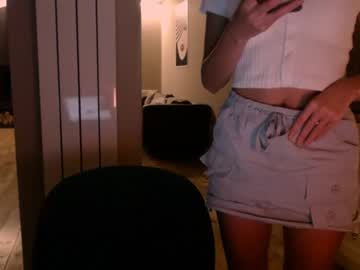 girl
        bitter_moon cam image #1074371