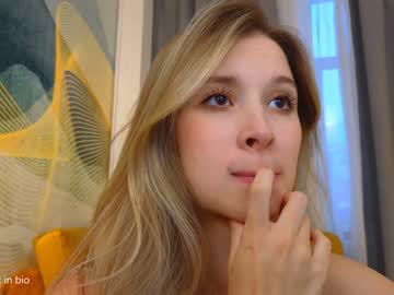 girl
        milablush cam image #1158258