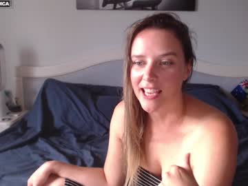 couple
        bluexstacey cam image #4438135