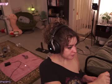 girl
        evelynpiers cam image #1922768