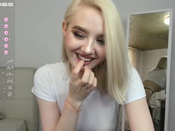 girl
        oliviabr0wn cam image #1048253