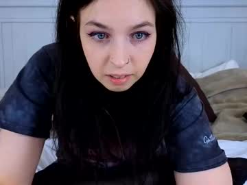 girl
        dawnwillow cam image #5676996