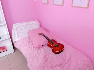 girl
        little_effy18_ cam image #6922207