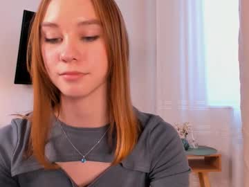 girl
        lynethamm cam image #6867746