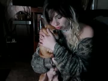 girl
        kipsy420 cam image #6777726