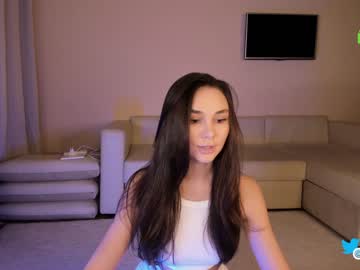girl
        hollyextra cam image #2833027