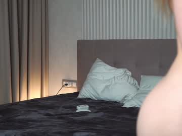 girl
        gold_blond cam image #5738902