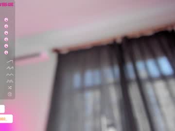 girl
        hinatabroks cam image #1862226