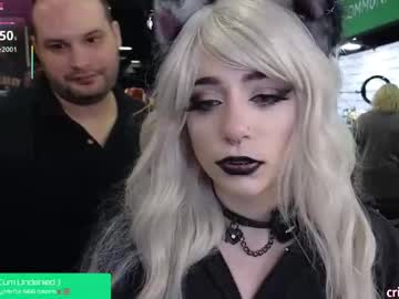 girl
        crimsonkitten cam image #6548059