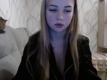 girl
        jinniesi cam image #937713