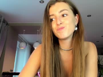 girl
        coy_amina_ cam image #252777