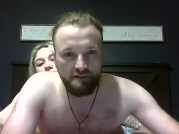couple
        badaboutit cam image #3753736
