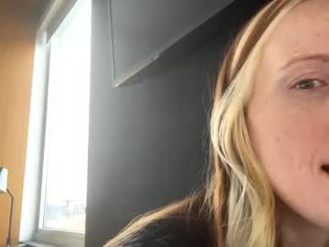 girl
        swedgirl_ cam image #1374742