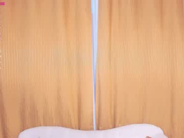 girl
        happiness_call cam image #1166155
