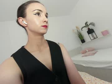 girl
        ehotlovea cam image #7045982