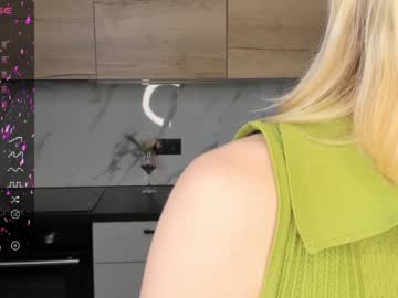 girl
        lizbethberner cam image #3620530