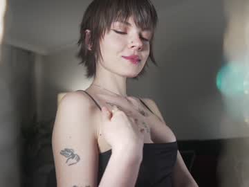 girl
        auddicted cam image #3216927