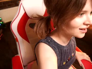 girl
        awondrr cam image #5942835
