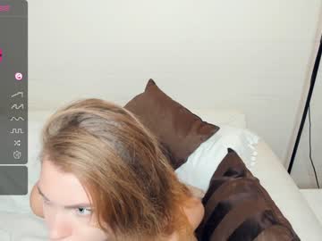 girl
        _wild_orchid_ cam image #2680071