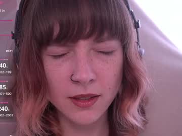 girl
        just_busking cam image #6867436