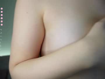 girl
        katiebrach cam image #6135712