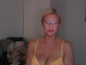 girl
        minxiemillie cam image #3055043