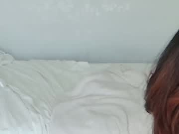 girl
        littlegreekflower cam image #6394478