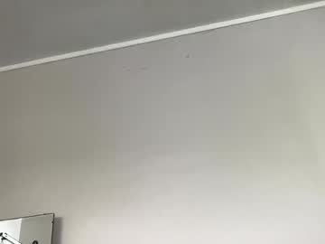 girl
        saphiresnow cam image #3051308