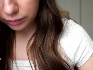 girl
        ronny_ponny cam image #3376697