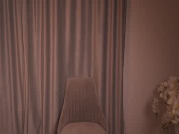 girl
        wanda_woman cam image #5209913