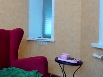 girl
        lola_tease cam image #903707