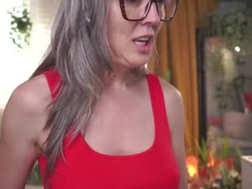 girl
        sunniedayz cam image #4011330